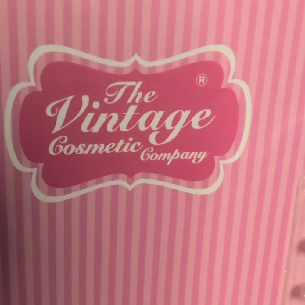 The Vintage Cosmetic Company 2 Piece Scalp Massager & Comb Set